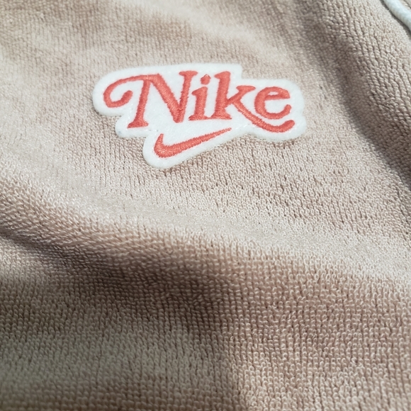 Nike Sweatpants - Picture 2 of 9